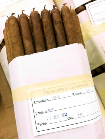 Cigar News: Headley Grange Limited-Edition Lancero