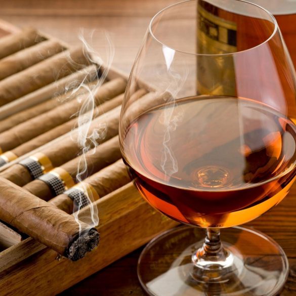 Tips and Tricks: How to Pair a Cigar with a Beverage