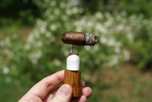 Blind Cigar Review: Oliva | Saison Toro