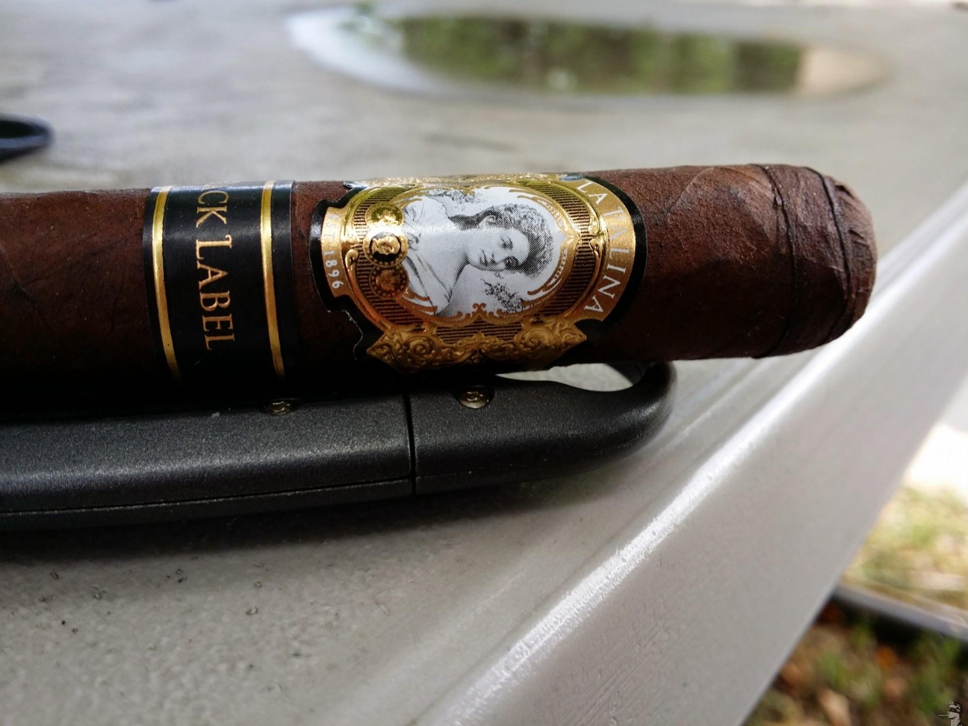 Quick Review: La Palina | Black Label Robusto