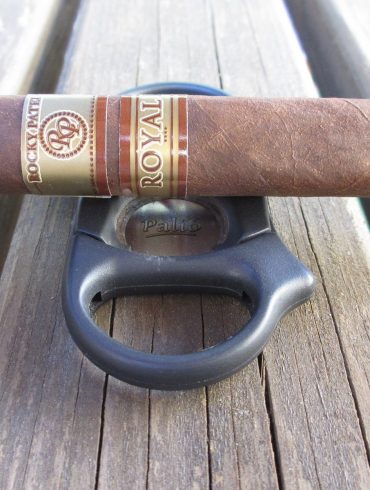 Quick Cigar Review: Rocky Patel | Royale Robusto