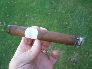 Blind Cigar Review: Foundation | El Güegüense Torpedo