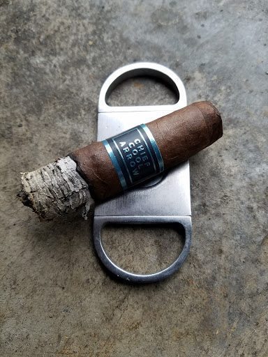 Quick Cigar Reviews: Room 101 | Chief Cool Arrow Filerokee