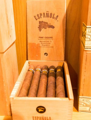 JM's Cigars is your everyday/all day smoke. They are more on the mild to medium in strength. JM Cigars told us at this years IPCPR they they have resurrected two cigars & both are slated to be released in September. The 1st offering is Espanola: