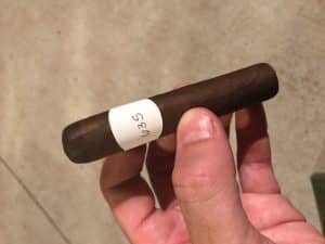 Blind Cigar Review: HR | Blue Petite Edmundo