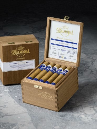 Cigar News: Royal Agio Announces Balmoral Añejo XO Connecticut and Oscuro