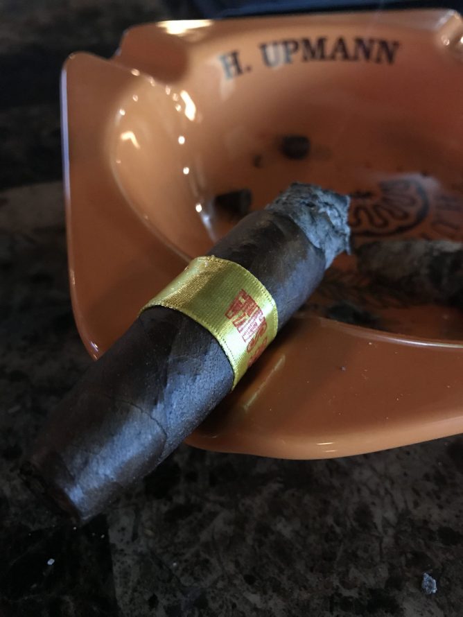 Quick Cigar Review: Dunbarton T&T | Muestra de Saka Unicorn