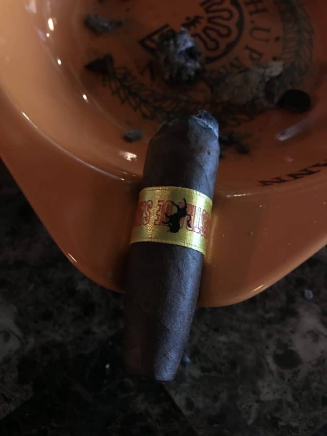 Quick Cigar Review: Dunbarton T&T | Muestra de Saka Unicorn