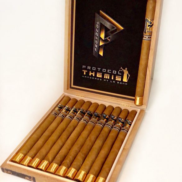 Cigar News: Cubariqueño Announces Protocol Themis Lancero