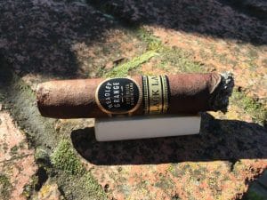 Quick Cigar Review: Crowned Heads | Headley Grange Black Lab LE 2018