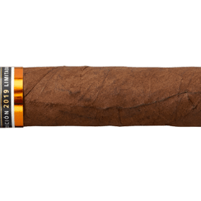 Cigar News: Royal Agio Ships Balmoral Añejo XO Oscuro Lancero FT Edición Limitada