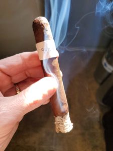 Blind Cigar Review: Oscar Valladares | Super Fly Toro