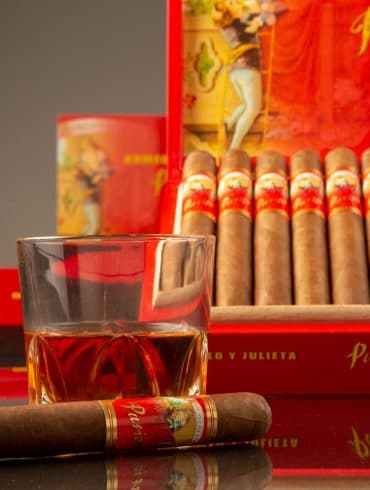 Cigar News: JR Cigar Unveils Exclusive Romeo y Julieta Pasión