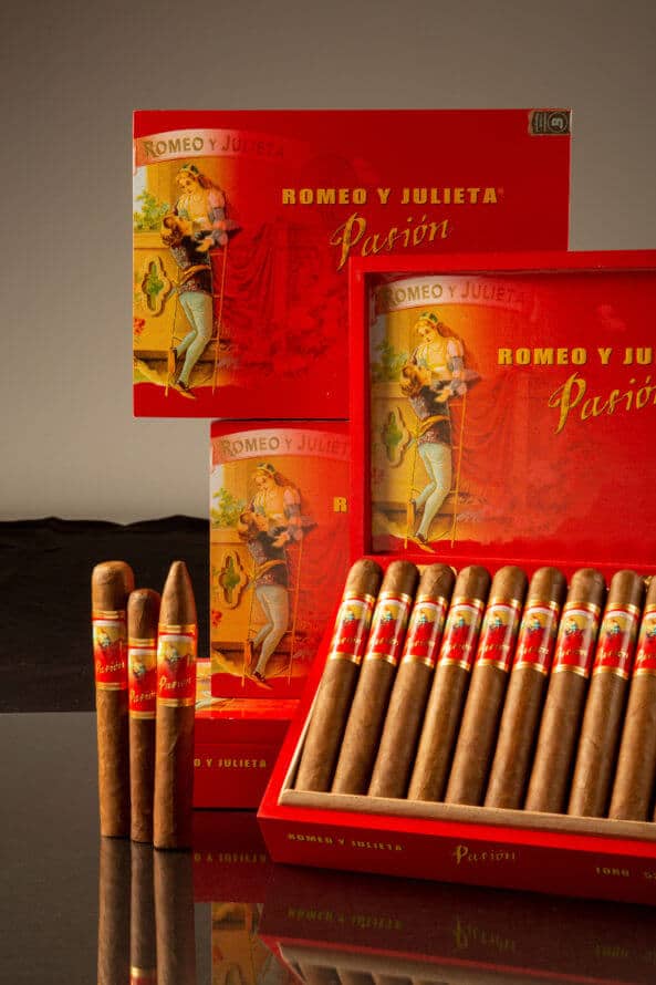 Cigar News: JR Cigar Unveils Exclusive Romeo y Julieta Pasión