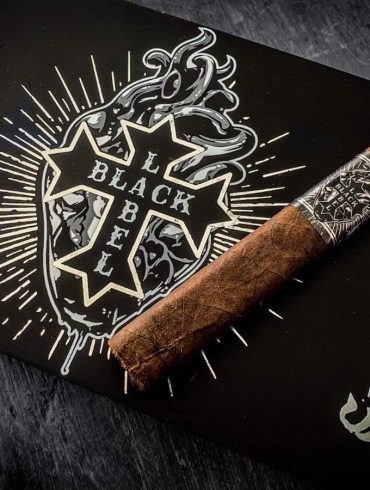 Cigar News: Black Label Trading Company Ships Super Deluxe