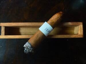 Blind Cigar Review: United Cigar | Classic Cuban Torpedo