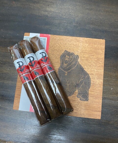 Cigar News: Powstanie Shipping Wojtek “War Bear” 2020 Toro