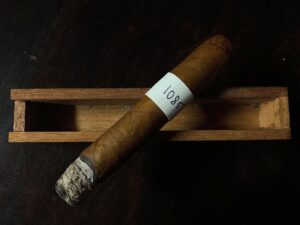 Blind Cigar Review: Crowned Heads | Mil Días Edmundo