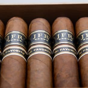 Aganorsa Adds 'Mi Favorito' Size to JFR Line - Cigar News